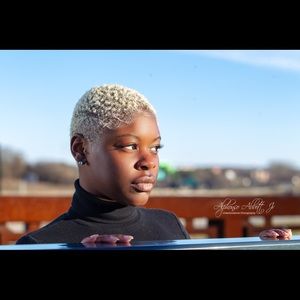 Meet your Posher, Danielle